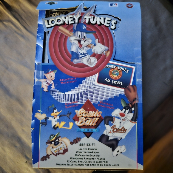 1990 Upper Deck LOONEY TUNES Comic Ball Cards Series 1, 37 packs in original box - Picture 1 of 5